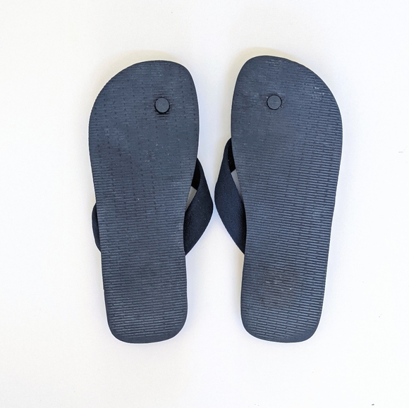 Havaianas Solid Blue Sandals - Picture 2 of 2